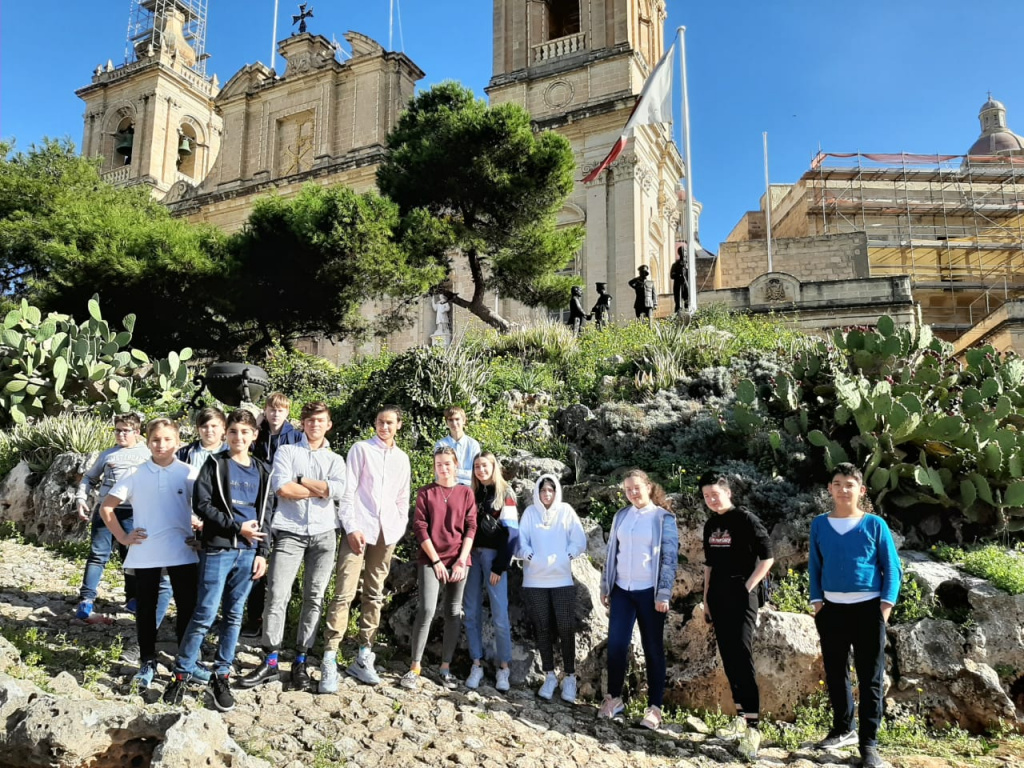 Ученики школы-пансиона Malta Crown